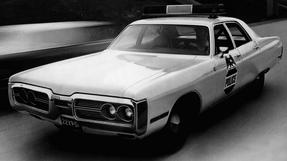 1972 plymouth gran fury sedan полиция